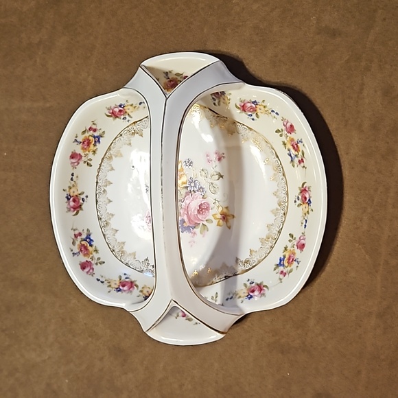 Other - Vintage gold castle bowl